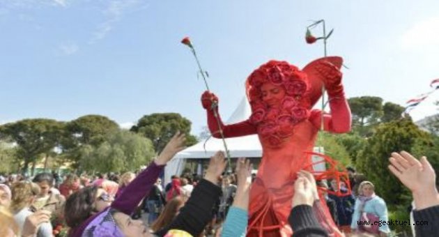 İzmir'de 8 Mart coşkusu