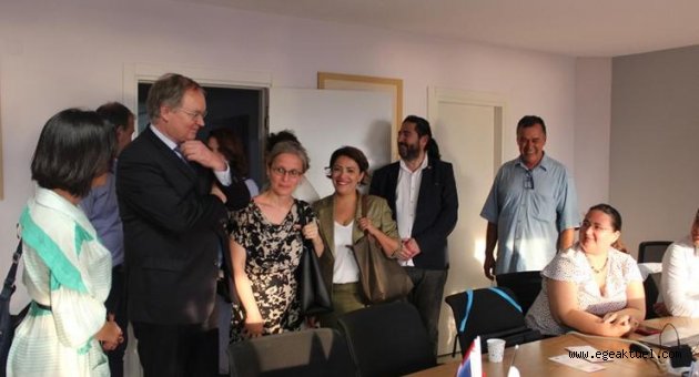 İzmir'de Basın Akademisi açıldı
