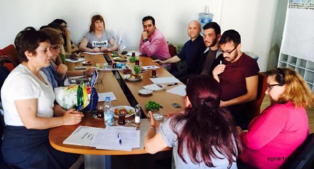 İzmir'de bir ilk: Artık onların da bir masası var