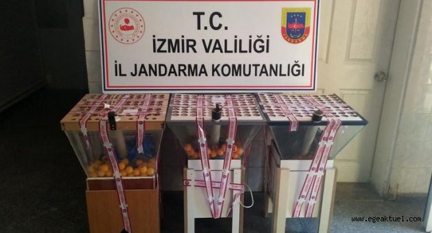 İzmir'de çay ocaklarına kumar baskını: 52 kişi yakalandı