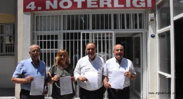 İzmir'de CHP'li delegeler, Olağanüstü Kurultay için imza verdi