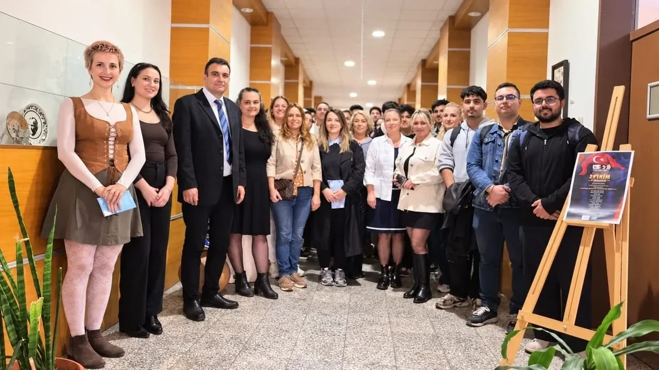 İzmir’de Cumhuriyetin 103. yılı sanatla kutlanıyor