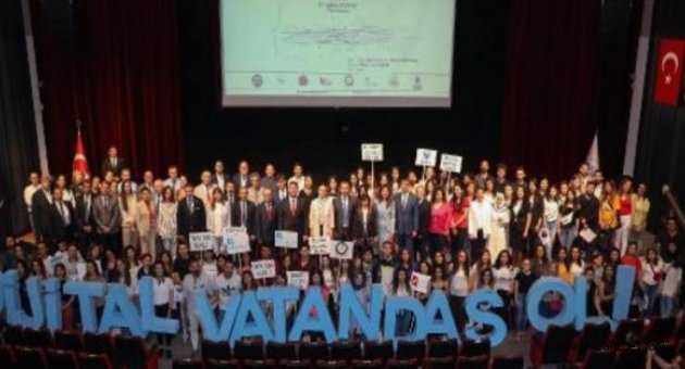 İzmir'de 'Dijital vatandaş ol' çağrısı