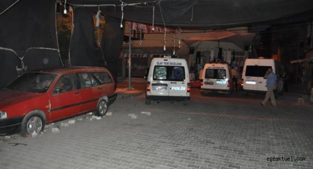 İzmir'de dün gece karakol yakınında iki bomba patladı