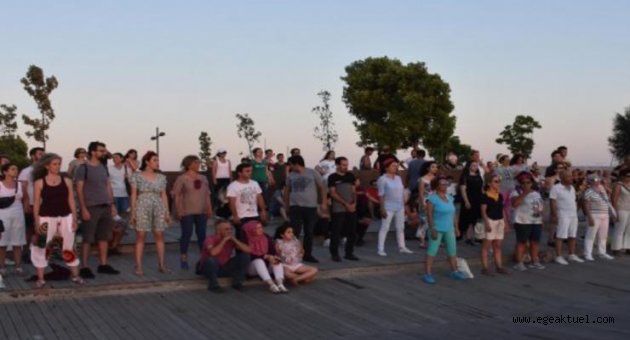 İzmir'de Dünya Değişim Günü kutlaması
