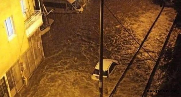 İzmir'de etkili sağanak: Sel ve su baskınları meydana geldi