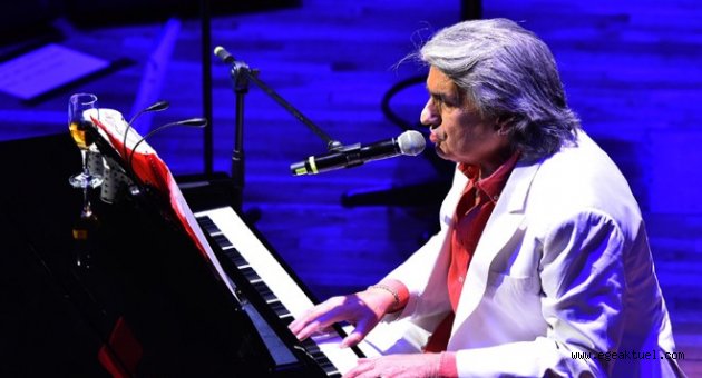 İzmir'de İtalyan rüzgarı: Cutugno'yla unutulmaz gece
