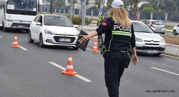 İzmir'de kadın polislere çekiçli saldırı!