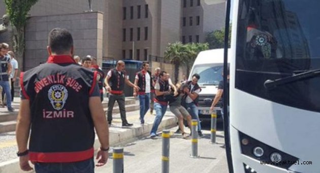 İzmir'de kayyumları protesto eden avukatlar gözaltına alındı