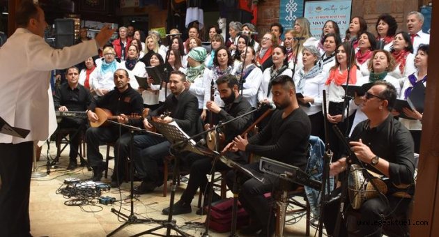 İzmir'de kültürler buluşması