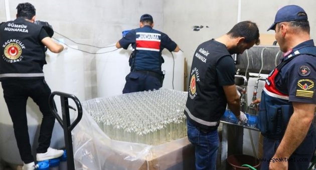 İzmir'de sahte içki operasyonu