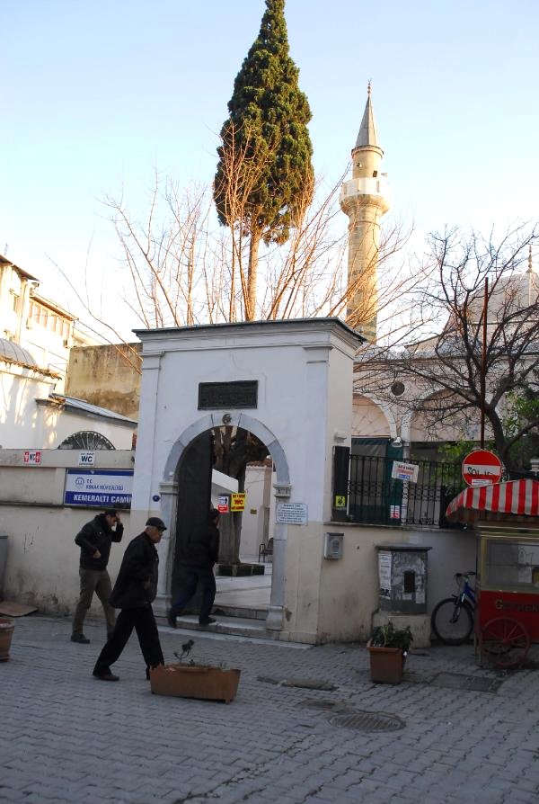 İzmir'de Sela Krizi