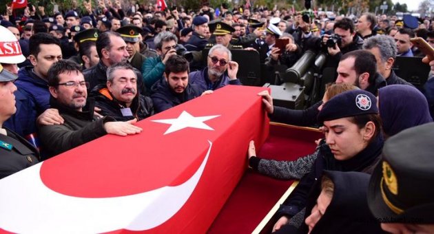 İzmir'de son yolculuğuna uğurlandı