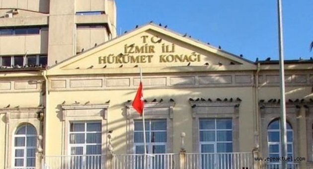 İzmir'de Valilik yeni mesai saatlerini açıkladı! O kurumlar kapsam dışı bırakıldı
