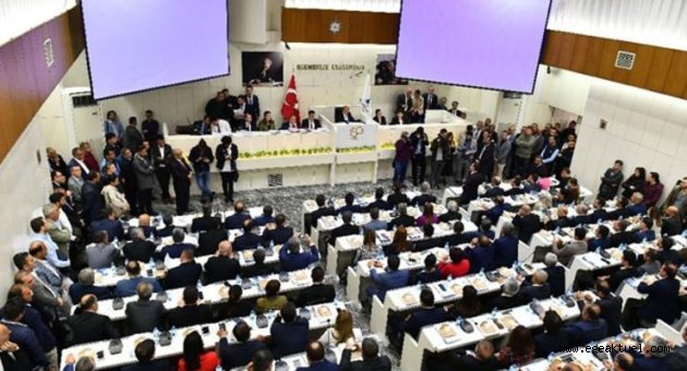 İzmir'deki belediye meclislerinde gündem PKK'yı kınama önergesi