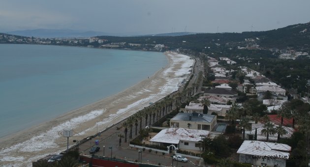İzmir'e kar yağdı