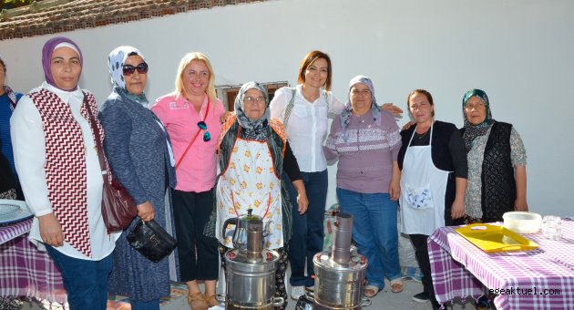 “İzmir'i Koşulsuz, Şartsız Seviyoruz"