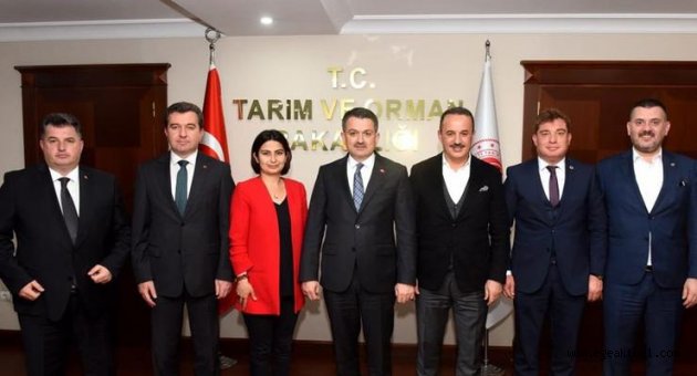 İzmir'in AK Partili Başkanları'ndan Ankara çıkarması!