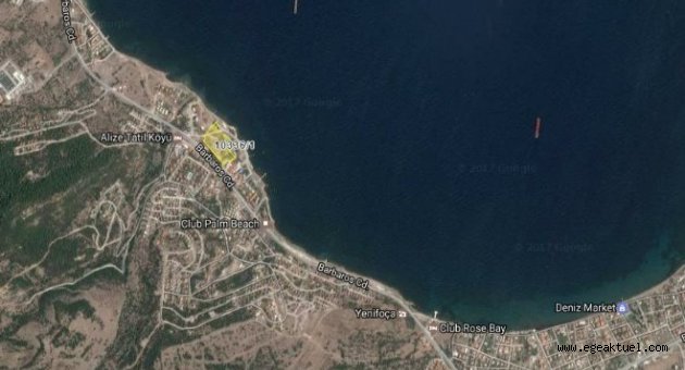 İzmir'in o turistik ilçesine deniz manzaralı cami