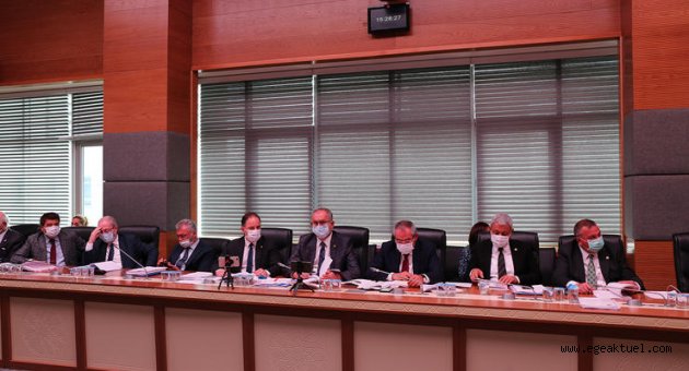 İzmirli depremzedelerin mağduriyeti Meclis’e taşındı
