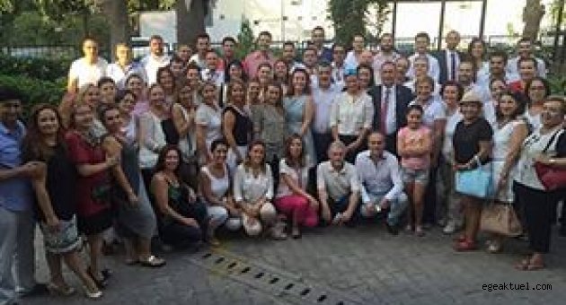 İzmirli eczacılar Sayılkan Dedi