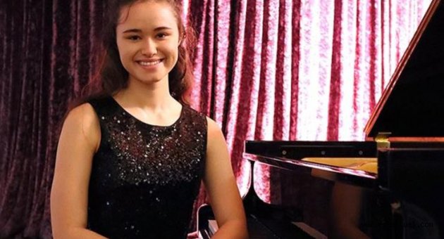 İzmirli genç piyanist uluslararası yarışmada birinci oldu