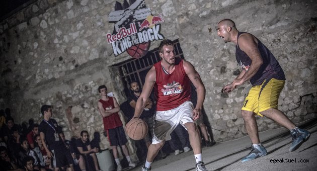 İzmirli sokak basketbolcuları, dünya şampiyonu olabilmek için sahaya iniyor!