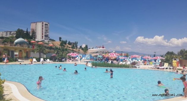 İzmirliler Aqua Yaşam’a yoğun ilgi gösterdi