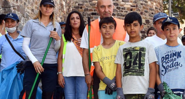 İzmirliler çiçek gibi bir İzmir için sokağa çıkıyor