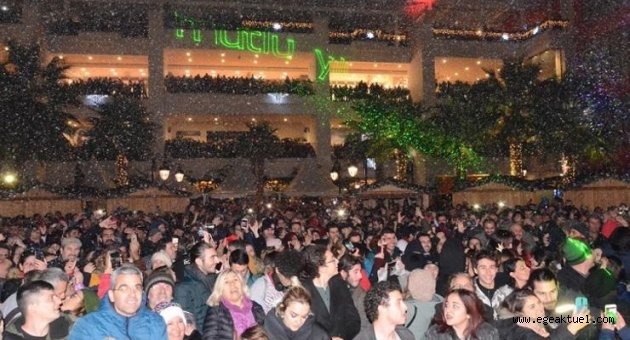 İzmirliler yeni yıla kar yağışı ile “Merhaba” dedi