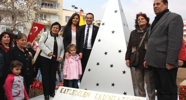 Kadın hakları mücadelesi Bornova’da simgeleşti