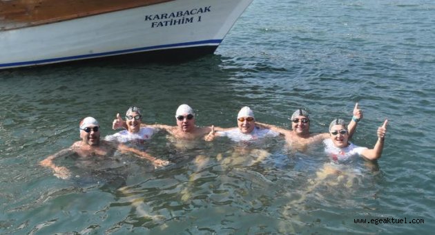 Kadına şiddet son bulsun diye 24 saat yüzdüler