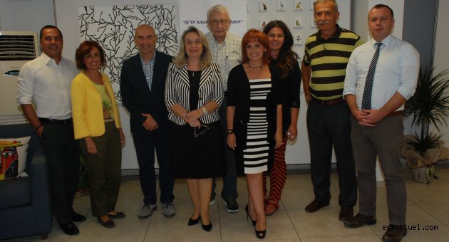 Kadınlar kalplerindeki denizi fotoğrafladı