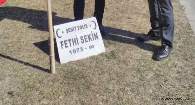 Kahraman Polis’in şehit düştüğü yere mezar taşı kondu