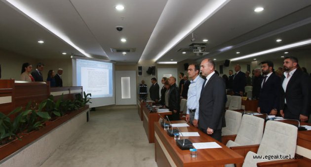 Karabağlar Belediye Meclisi’nde şehit askerlerimize saygı duruşu