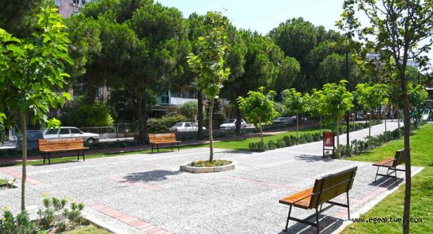 Karabağlar Belediyesi kent içindeki yeşil alanları baştan sona yeniliyor