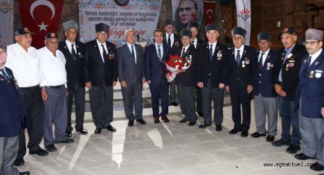 Karabağlar Belediyesi’nden geleneksel birlik beraberlik iftarı