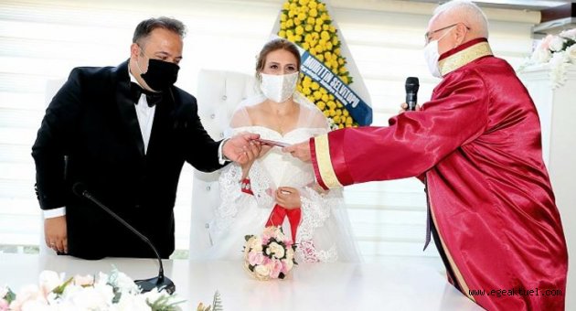 Karabağlar Belediyesi'nde nikahlara online hazırlık