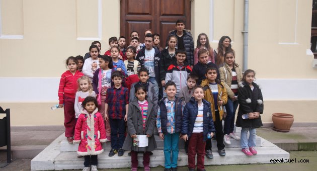 Karabağlar’da çocuklar tiyatroyla buluştu