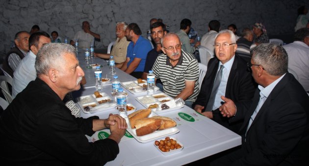 Karabağlar’da iftar sofrasına ilk günden yoğun ilgi