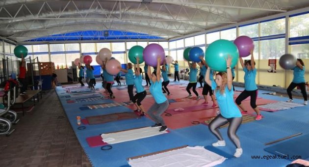 Karabağlar’da spor okulları önlemlerle açıldı