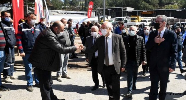 Karabağlar’da toplu sözleşme sevinci