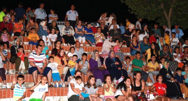 Karabağlar’da yaz sinemaları başladı
