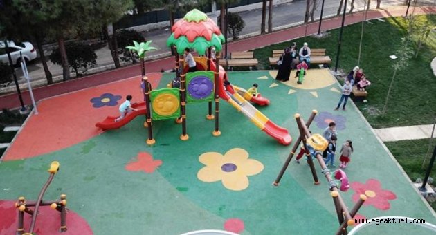 Karabağlar'da yenilenen 3 park aynı anda açılıyor