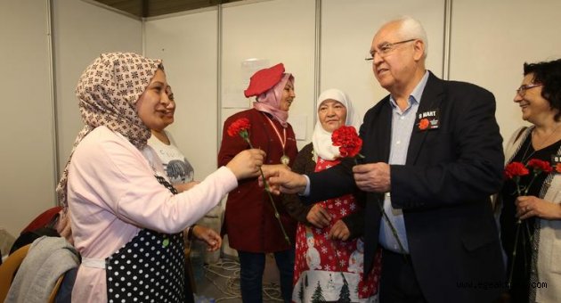 Karabağlar'dan coşkulu 8 Mart kutlaması