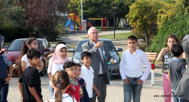 Karabağlarlı çocuklar hayallerini uçurtmalara yüklediler