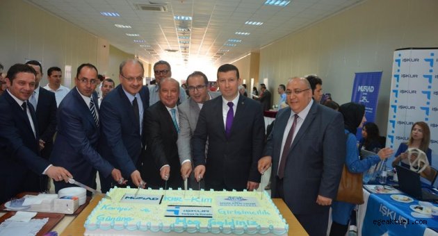 Kariyer Zirvesi'nde Öğrenciler MÜSİAD’lı Firmalar İle Buluştu