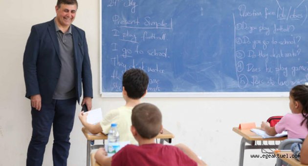 Karşıyaka Belediyesi’nden karşılıksız eğitim bursu