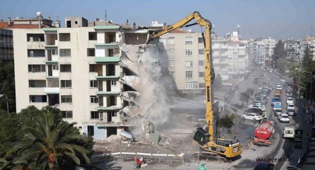 Karşıyaka Belediyesi'nden yatık binalarla ilgili açıklama: "Riskli yapı kararları bekleniyor"