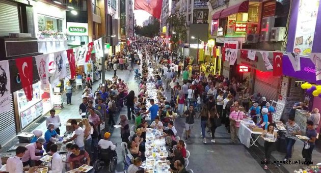 Karşıyaka Çarşı’da dev iftar buluşması